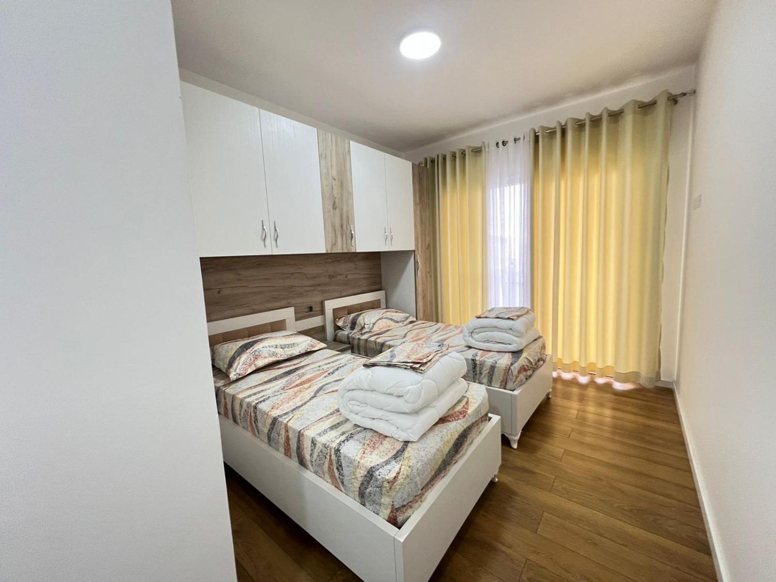 Ani'S Apartment Durres Bagian luar foto